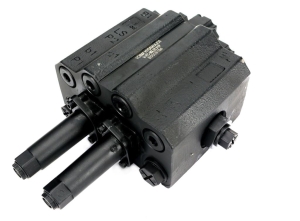 Rozdzielacz hydrauliczny do ładowaczy czołowych (LS - Load Sensing) 2-sekcyjny (1 x sekcja pływająca) max przepływ 90L - sterowany na linkę i joystick VOIMA