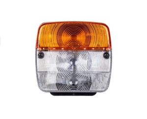 LAMPA PRZÓD RENAULT 7711102525 Wielkość 100x100 mm (RENAULT 32-50 , 32-60 , 42-70 , 44-70 , 421 , 421M , 461 , 462 , 551 , 551-4 , 556 , 651 , 651-4 , 652 , 656 , 681 , 681-4 , 751 , 751-4 , 782 , 782-4 , 851 , 851-4)