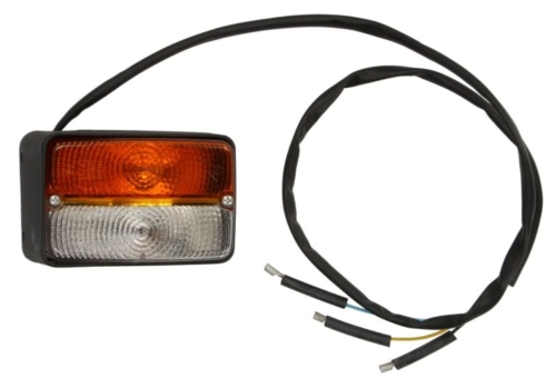 LAMPA PRZEDNIA KIERUNKOWSKAZU POZYCYJNA LEWA RENAULT Ares 540, Ares 546, Ares 547, Ares 550, Ares 556, Ares 557, Ares 566, Ares 567, Ares 577, Ares 610, Ares 616, Ares 617, Ares 620, Ares 636, Ares 640