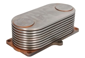 CHŁODNICA OLEJU 9 żeber JOHN DEERE 6310L 6310S 6310SE 6410 6410 6410L 6410S 6410SE 6510 6510L 6510S 6510SE 6610 6610SE 6810 6910 6910S 7505 7515 7715 7815 7810 7630, 7730, 7830, 7930, RE59298