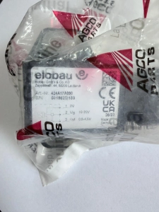 CZUJNIK POŁOŻENIA SPRZĘGŁA RENAULT ARES AXION CERES CELTIS CERGOS MASSEY FERGUSON 7720 7722, 7724, 7426, 8210 8220, 8240, 8250, 8260 8270, 8280, 8450, 8460 8470, 8480, 8650, 8660 8670, 8680, 8690 3784361M1